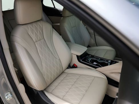 Used 2023 Buick Envision Avenir FWD image 33