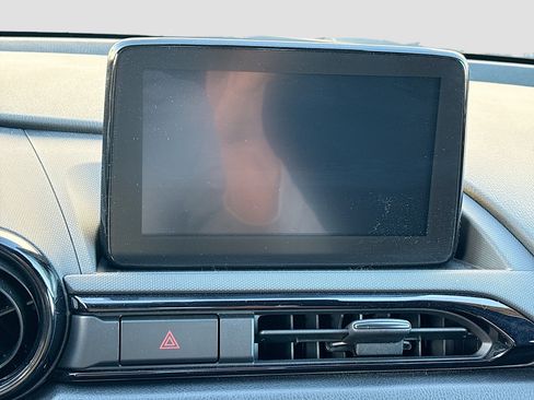 Used 2020 MAZDA MX-5 Miata Club image 11