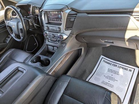 Used 2019 Chevrolet Suburban LT image 23