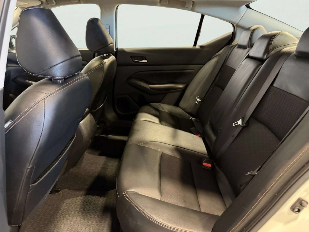 Used 2021 Nissan Altima 2.5 SR w/ SR Premium Package FWD image 17