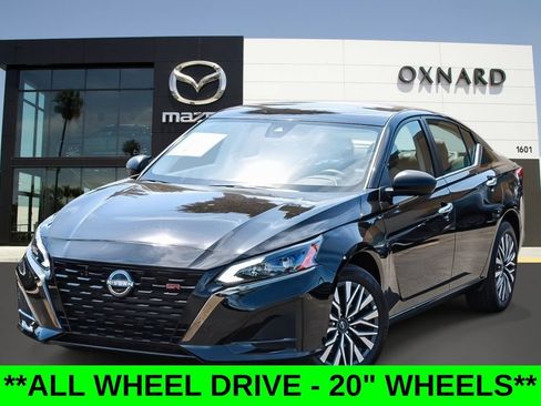 Used 2025 Nissan Altima 2.5 SV AWD/4WD image 1
