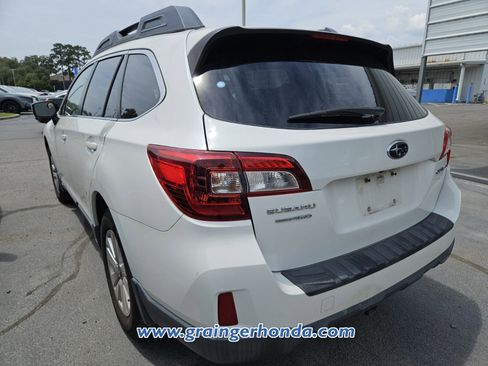 Used 2015 Subaru Outback 2.5i Premium AWD/4WD image 10