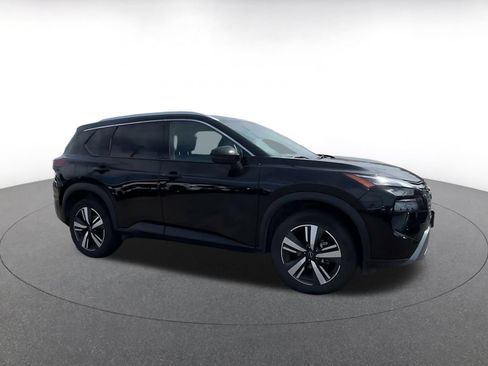 Used 2026 Nissan Rogue SL AWD/4WD image 2