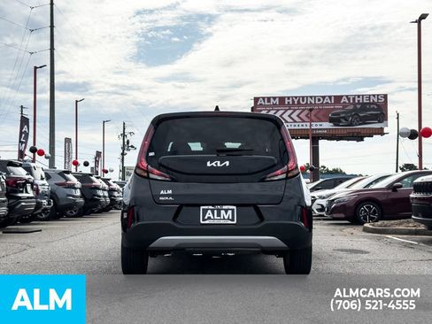 Used 2025 Kia Soul LX w/ LX Technology Package FWD image 5