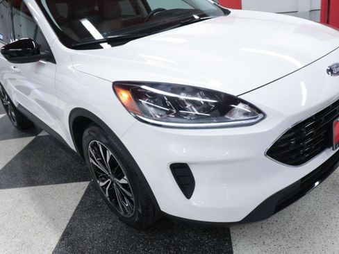 Used 2022 Ford Escape SE w/ SE Sport Appearance Package image 29