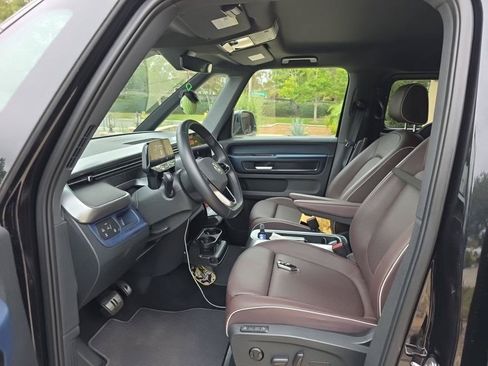 Certified 2025 Volkswagen ID. Buzz Pro S RWD image 2