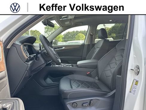 New 2026 Volkswagen Atlas SE FWD image 12