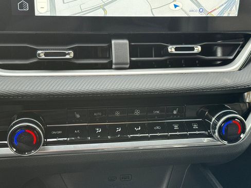 New 2026 Chevrolet Equinox LT w/ Convenience Package II image 20