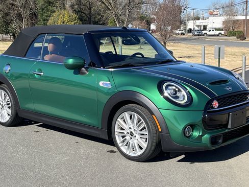 Used 2020 MINI Cooper S image 1