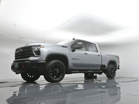 Used 2025 Chevrolet Silverado 2500 LT w/ Trail Boss Package AWD/4WD image 45