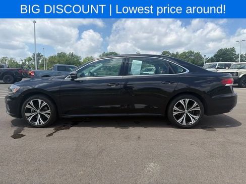 Used 2022 Volkswagen Passat 2.0T SE FWD image 12