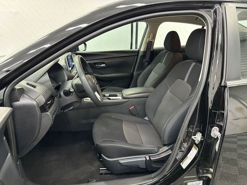 Used 2024 Nissan Sentra SV image 9