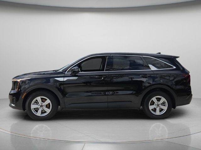 Used 2026 Kia Sorento LX FWD image 3