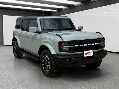 Used 2024 Ford Bronco Outer Banks AWD/4WD image 7