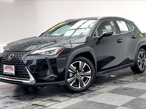 Used 2019 Lexus UX 200 w/ Premium Package image 12