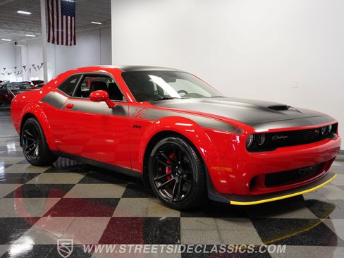 Used 2022 Dodge Challenger R/T Scat Pack RWD image 17