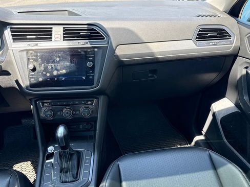 Used 2021 Volkswagen Tiguan SE w/ Panoramic Sunroof Package AWD/4WD image 18