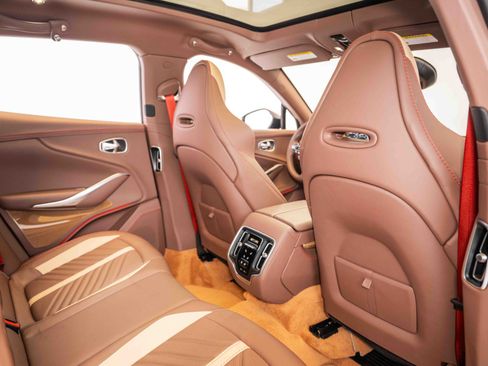 Used 2023 Aston Martin DBX 707 AWD/4WD image 17