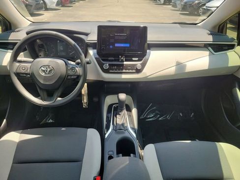 Used 2025 Toyota Corolla LE image 9