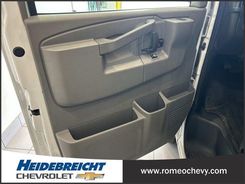 Used 2017 Chevrolet Express 2500 LT w/ LT Preferred Equipment Group RWD image 10