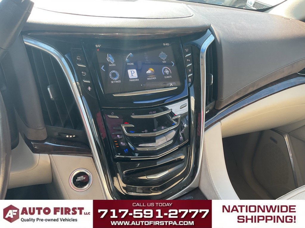 Used 2015 Cadillac Escalade Luxury AWD/4WD image 25