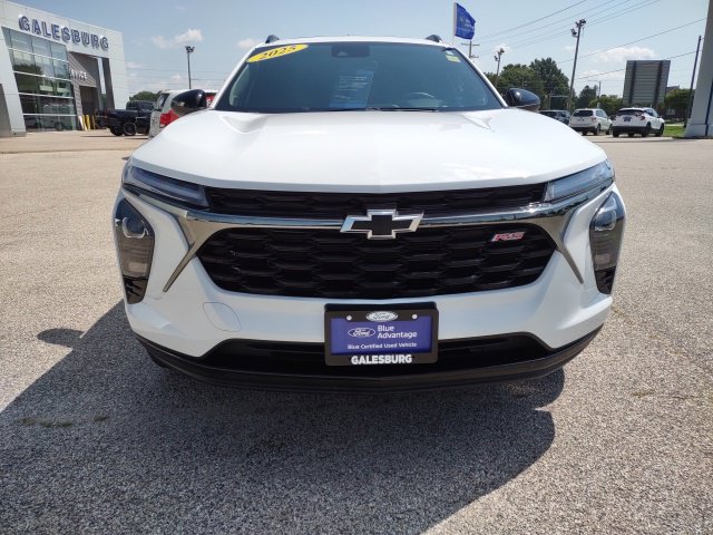 Used 2025 Chevrolet Trax RS w/ Sunroof Package FWD image 8