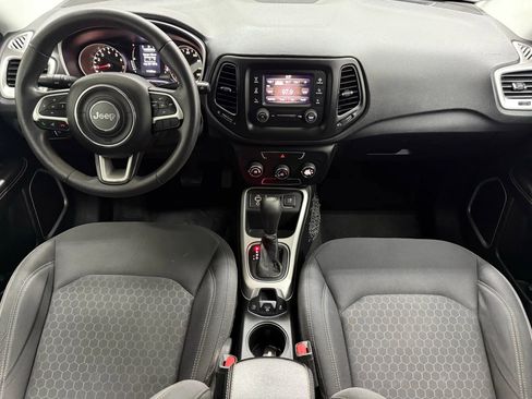 Used 2018 Jeep Compass Sport image 2