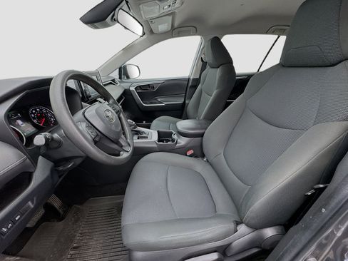 Used 2022 Toyota RAV4 LE FWD image 13