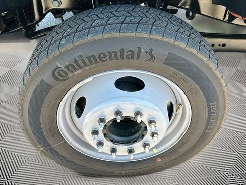 New 2025 Ford F550 2WD Crew Cab Super Duty image 19