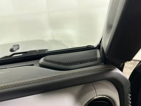 Used 2022 Jeep Wrangler Unlimited Sahara image 29