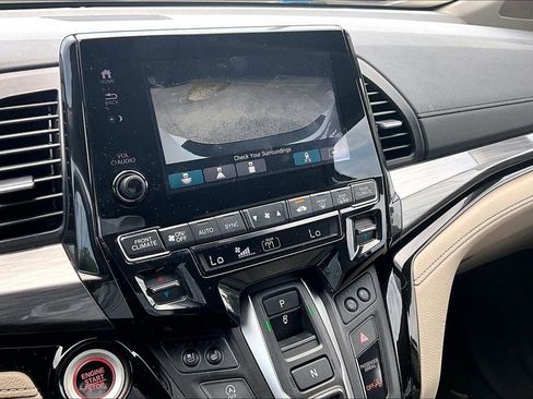 Used 2024 Honda Odyssey Elite image 12