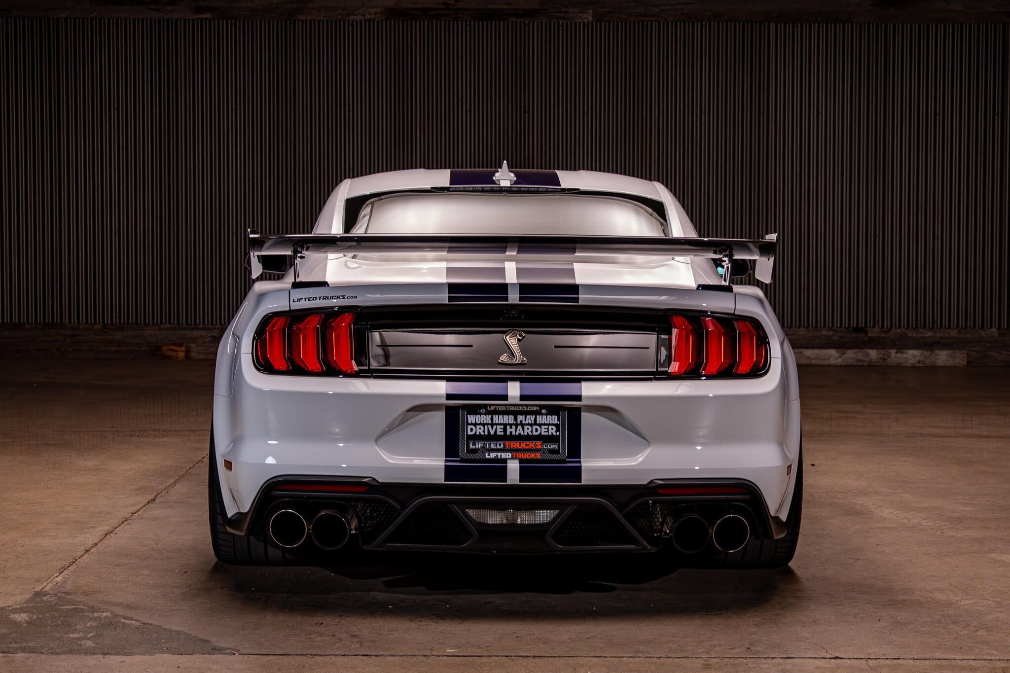 Used 2022 Ford Mustang Shelby GT500 w/ Carbon Fiber Track Pack RWD image 7