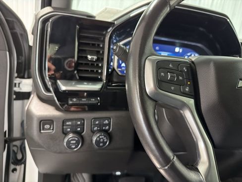 Certified 2022 Chevrolet Silverado 1500 LTZ w/ LTZ Premium Package AWD/4WD image 36