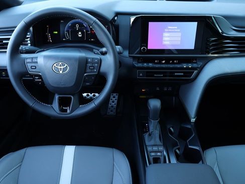 Used 2026 Toyota Camry SE image 14