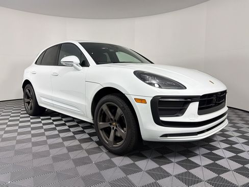 New 2026 Porsche Macan image 12