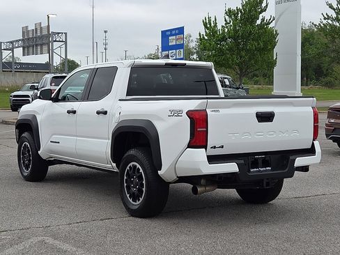 Used 2024 Toyota Tacoma TRD Off-Road AWD/4WD image 4