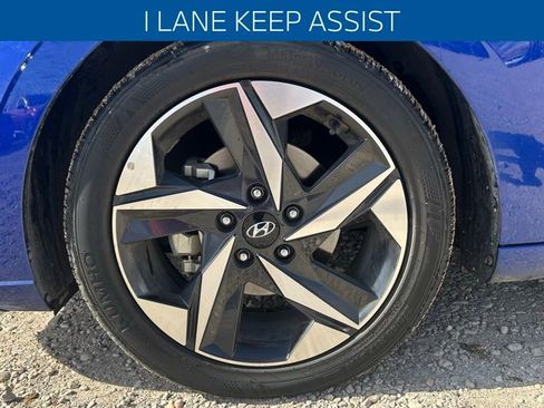 Used 2023 Hyundai Elantra Limited image 15