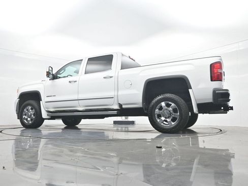 Used 2018 GMC Sierra 2500 SLT w/ Duramax Plus Package AWD/4WD image 33