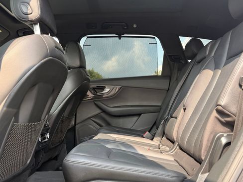 Used 2018 Audi Q7 3.0T Prestige w/ Prestige Package AWD/4WD image 29