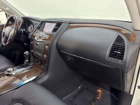 Used 2017 INFINITI QX80 4WD w/ Driver Assistance Package image 13