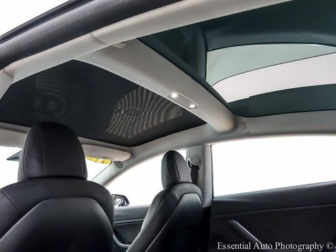 Used 2019 Tesla Model 3 Long Range image 17