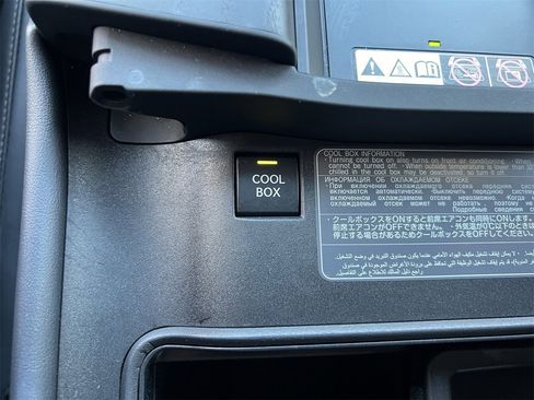 Used 2023 Lexus LX 600 4WD w/ Luxury Package image 35