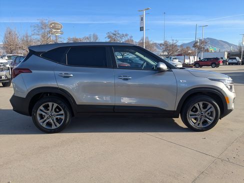 Certified 2023 Kia Seltos LX image 6