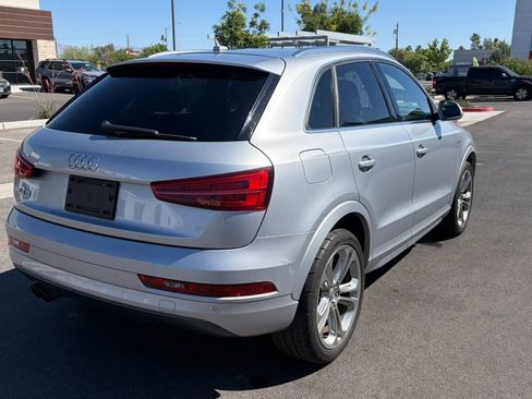 Used 2018 Audi Q3 2.0T Premium Plus w/ Premium Plus Package FWD image 5