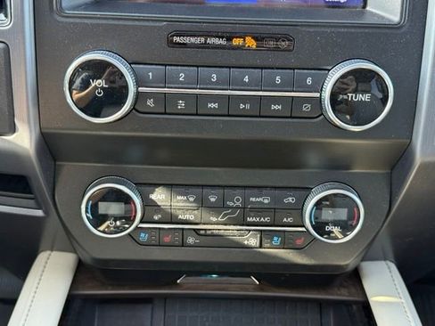 Used 2021 Ford Expedition Platinum AWD/4WD image 27