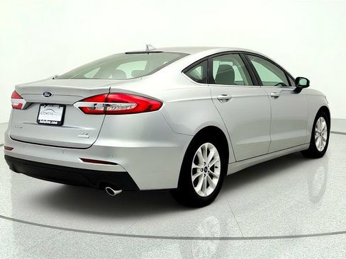 Used 2020 Ford Fusion SE FWD image 5