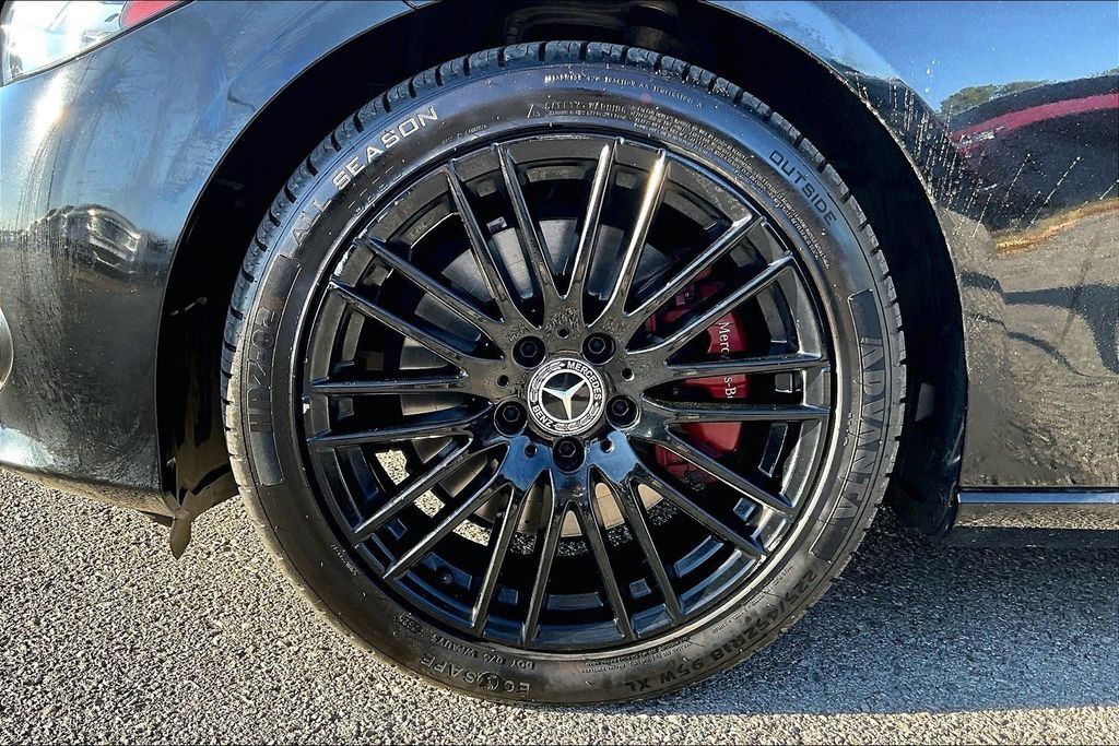 Used 2022 Mercedes-Benz C 300 Sedan image 11