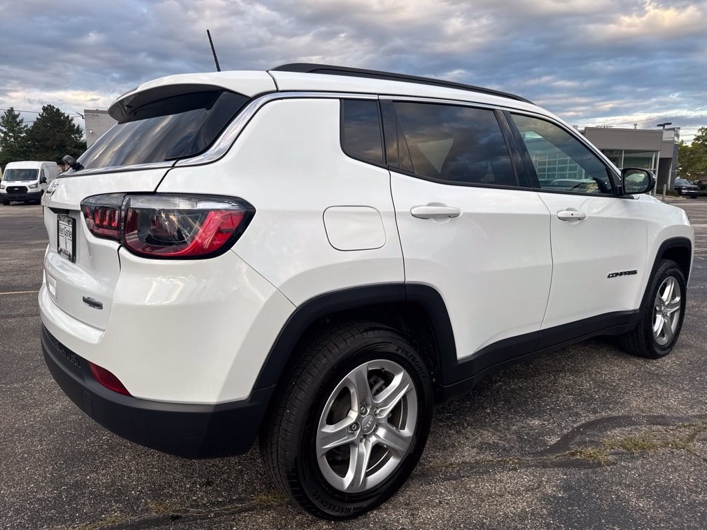 Used 2023 Jeep Compass Latitude AWD/4WD image 4