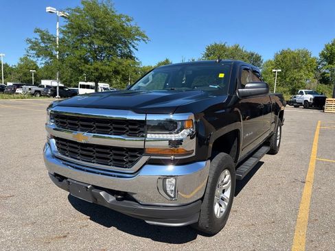 Used 2018 Chevrolet Silverado 1500 LT w/ All Star Edition AWD/4WD image 4