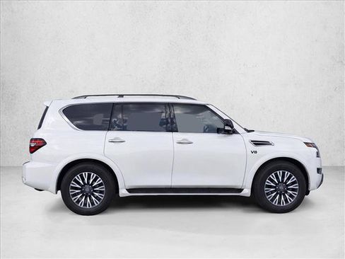Used 2022 Nissan Armada SL w/ Midnight Edition Package RWD image 8